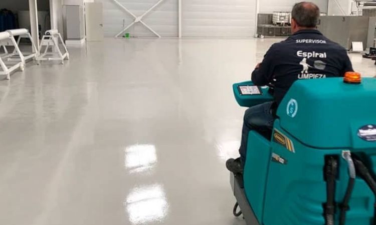 Limpieza almacenes de fábricas